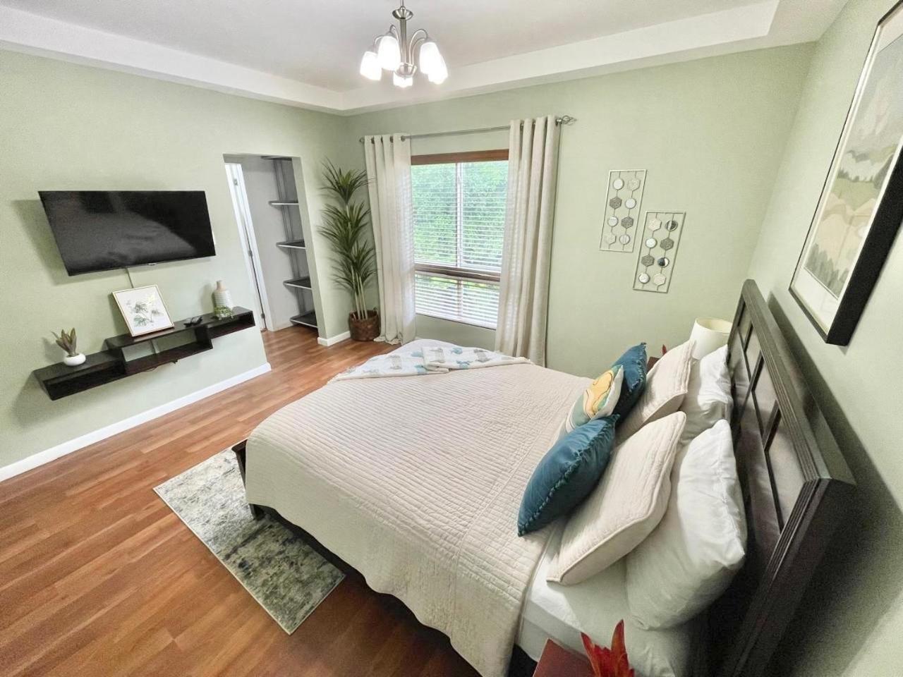 Modern 3 Bedroom Condo In Private Community #8 Petit Valley Exterior foto