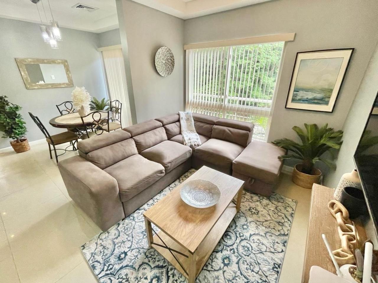 Modern 3 Bedroom Condo In Private Community #8 Petit Valley Exterior foto